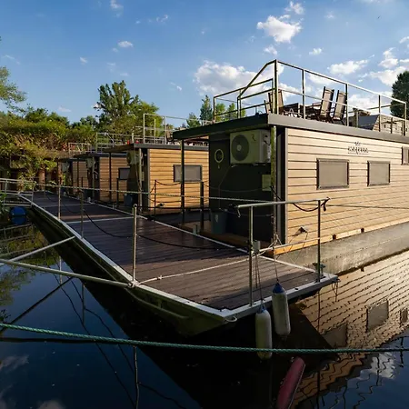 River Houseboats - Private Bay *