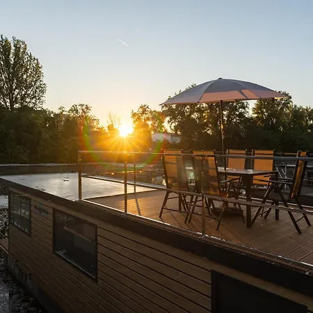 Úszó hotel River Houseboats - Private Bay