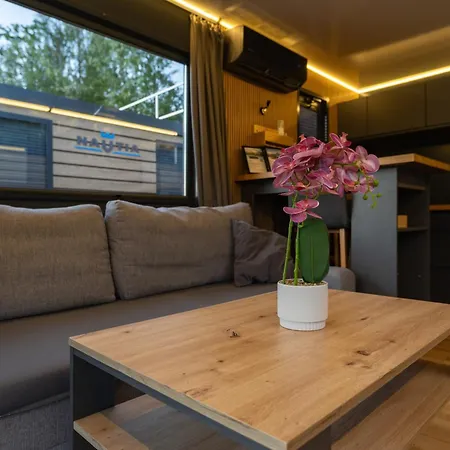 River Houseboats - Private Bay *