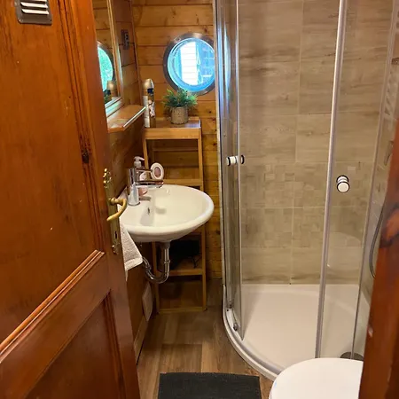 River Houseboats - Private Bay *