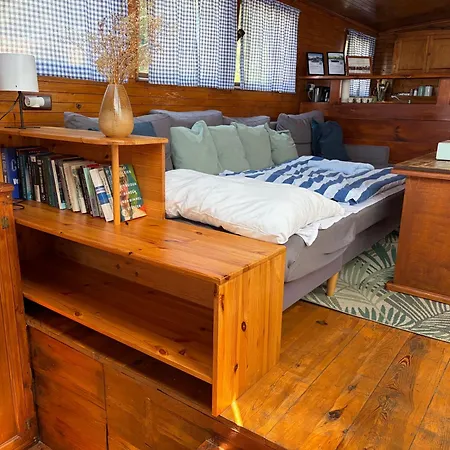 River Houseboats - Private Bay