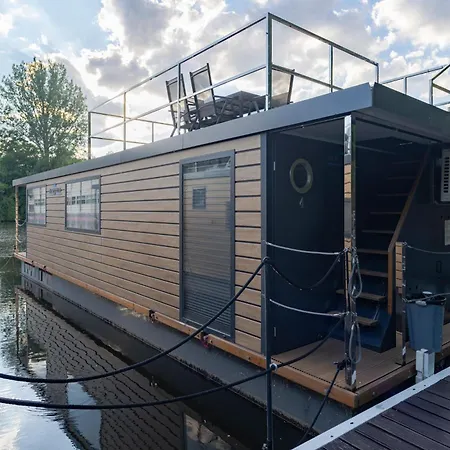 River Houseboats - Private Bay Πλωτό κατάλυμα *