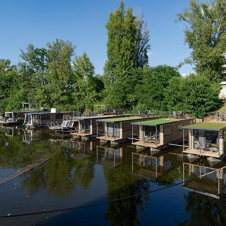 River Houseboats - Private Bay *
