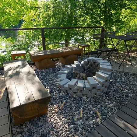 River Houseboats - Private Bay Úszó hotel
