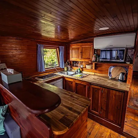 Hotel na wodzie River Houseboats - Private Bay