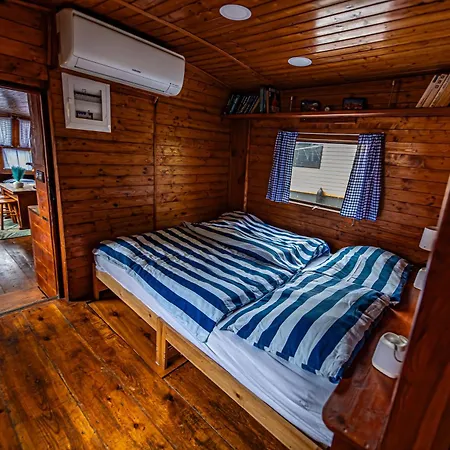 River Houseboats - Private Bay Hotel na wodzie *